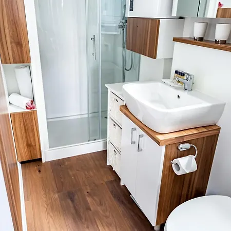 Floating Sea House Aurora *