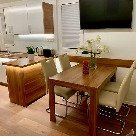 Počitniška hiša Floating Sea House Aurora *