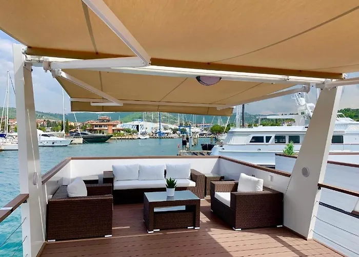 Floating Sea House Aurora Casa de Férias *