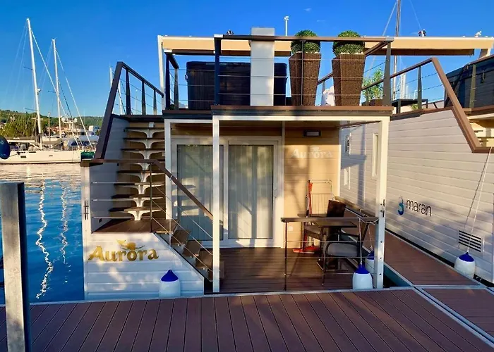 Floating Sea House Aurora Casa de Férias *