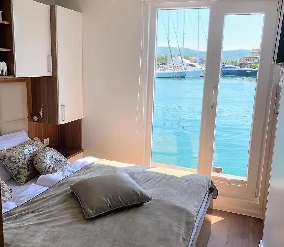 Casa de Férias Floating Sea House Aurora