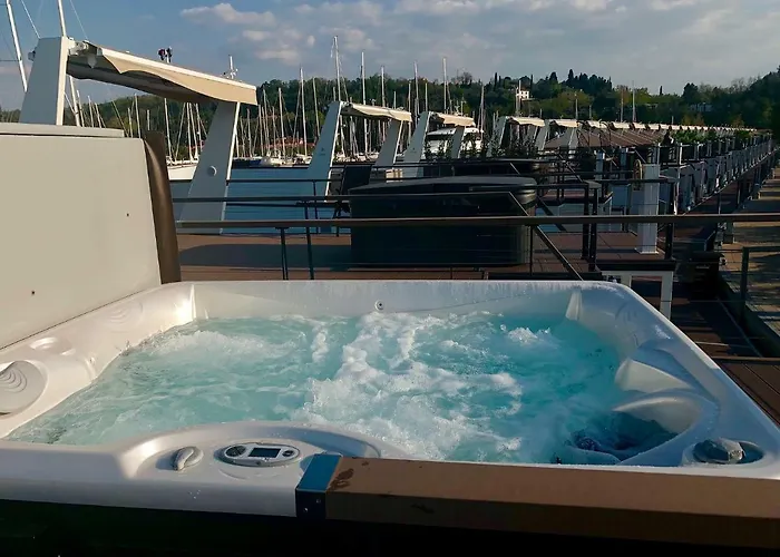 Casa de Férias Floating Sea House Aurora