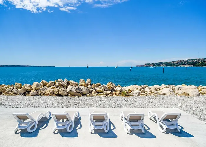 Floating Sea House Aurora Casa de Férias Portorož