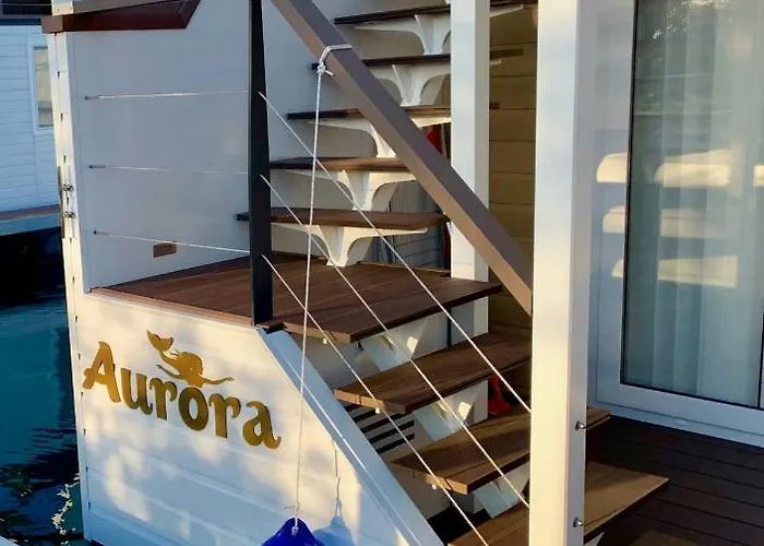 Floating Sea House Aurora Casa de Férias