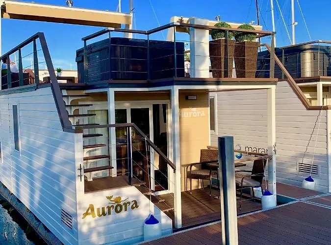 Floating Sea House Aurora Casa de Férias