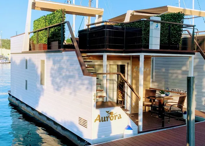 Floating Sea House Aurora